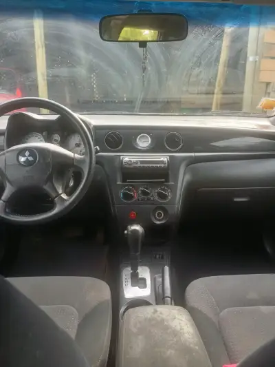 Mitsubishi Outlander SUV 2004 en buen estado - miniatura 6