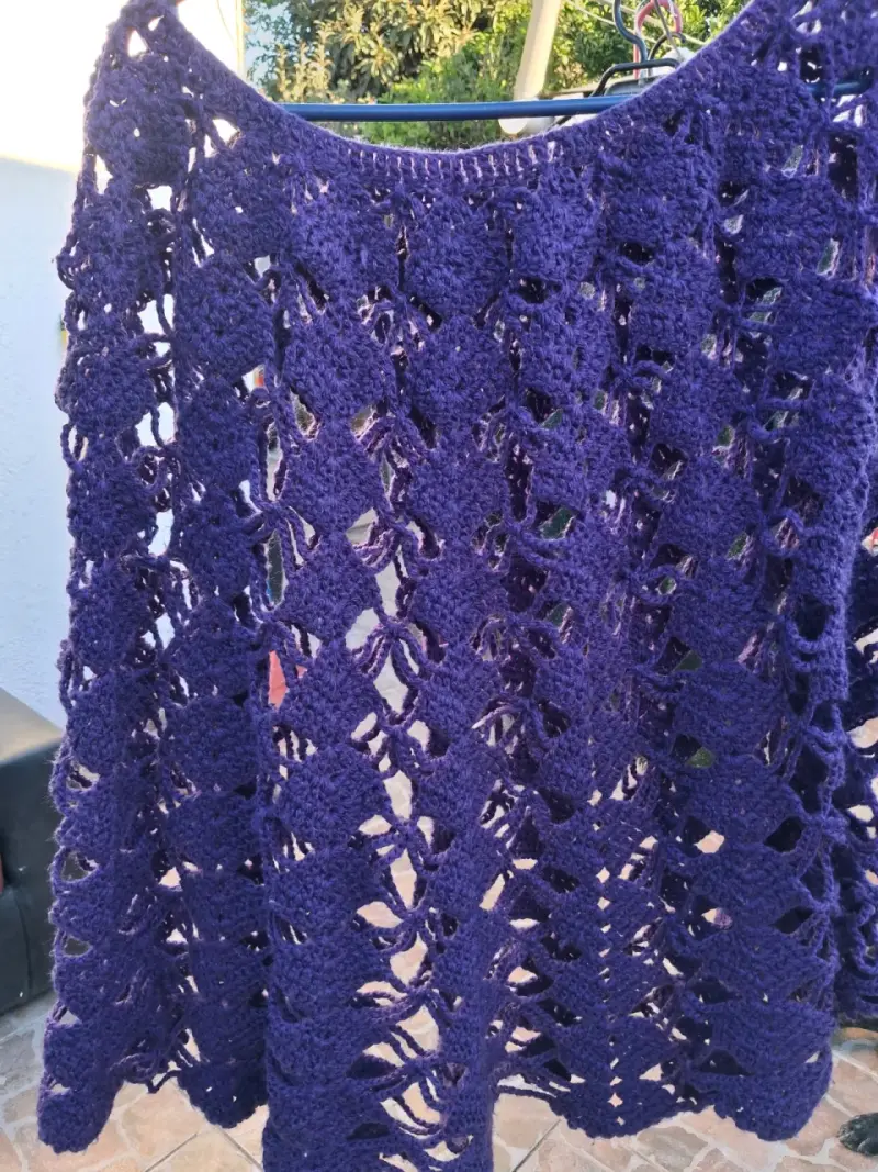 Suéter tejido a crochet morado para mujer - 4