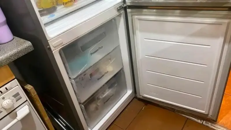 Refrigerador Daewoo Smart Cooling gris - 2