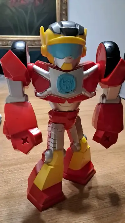 Figura de acción Transformer rojo y amarillo - miniatura 1