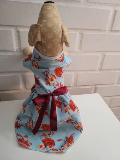 Vestido para perro con estampado floral y lazo - miniatura 3