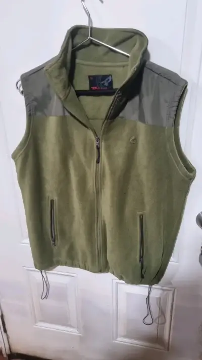 Chaleco sin mangas verde para hombre - miniatura 1