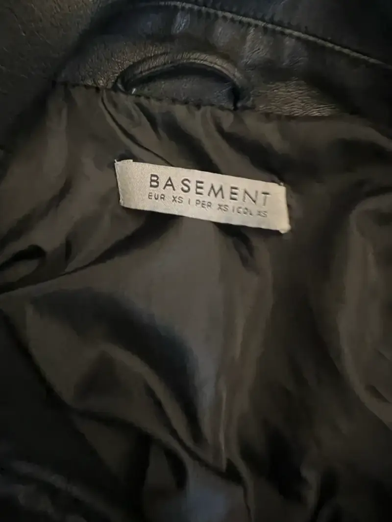 Chaqueta de ecocuero negra Basement para mujer - 2