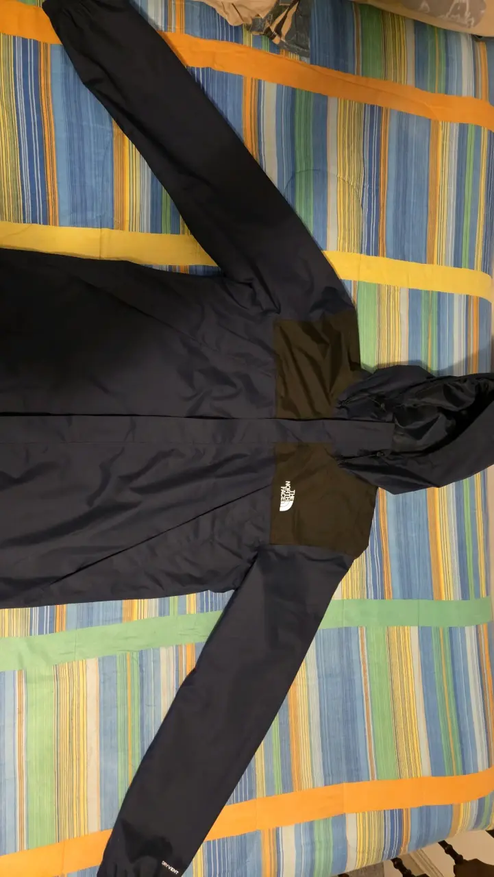 Chaqueta impermeable The North Face azul con capucha - 3