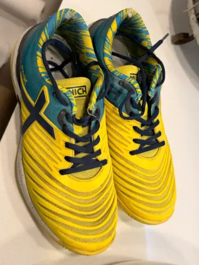 Zapatillas deportivas Munich amarillas y azules - miniatura 1