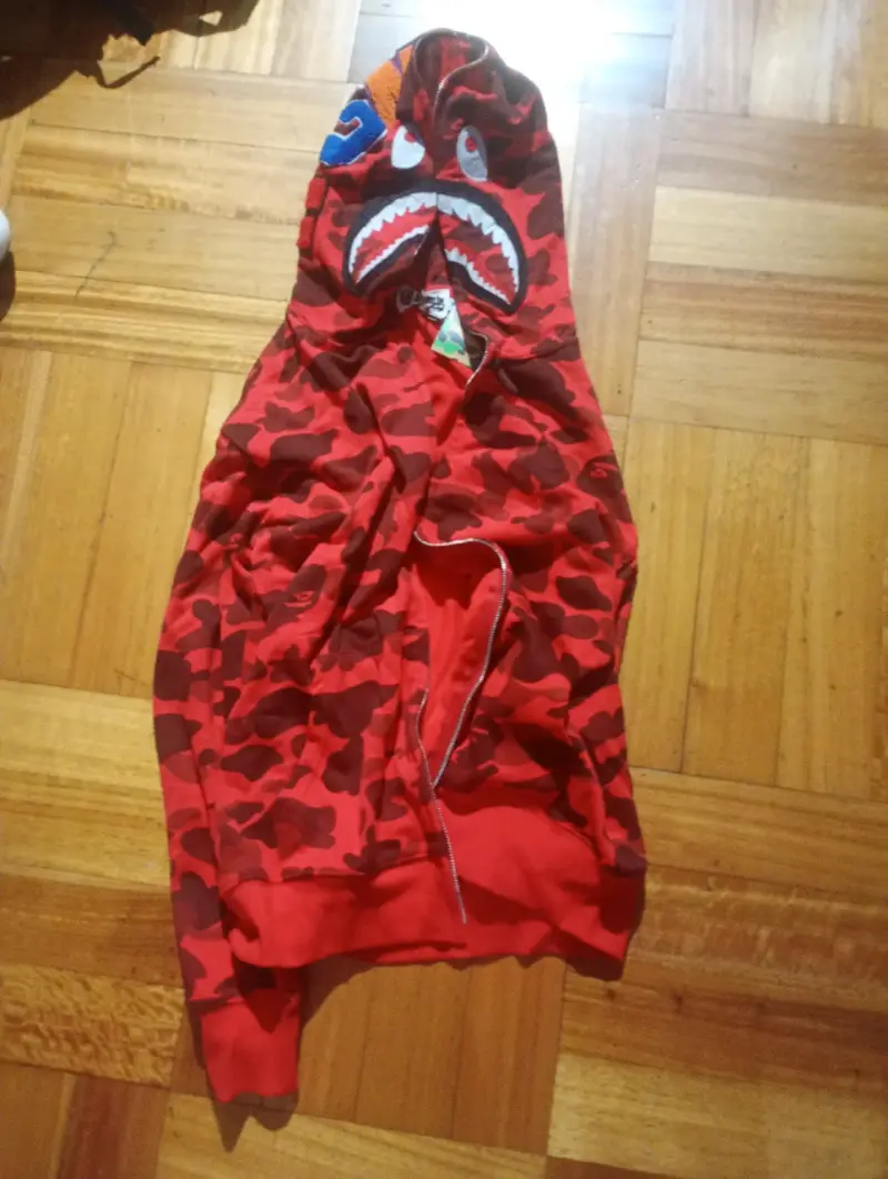 Polerón Bape Shark rojo talla m - 2