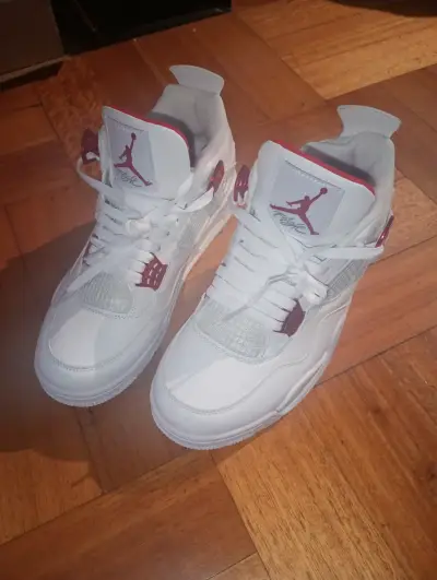 Jordan 4 Red Metalic Talla 43 - miniatura 1