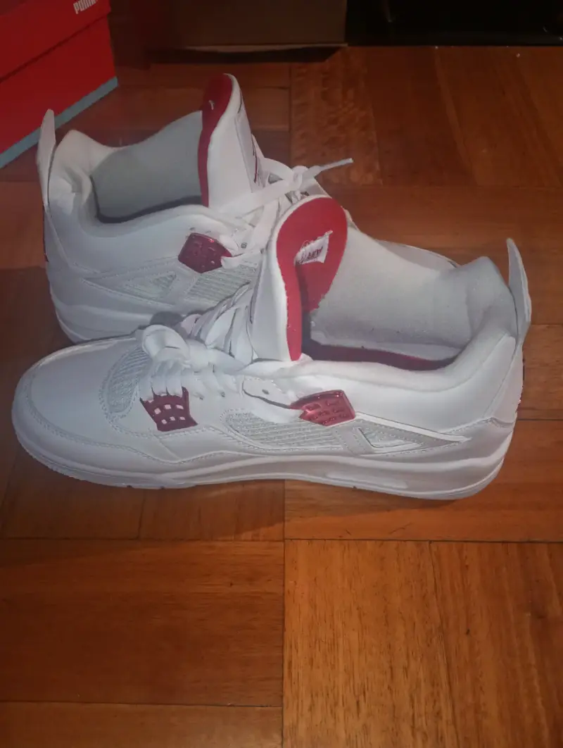 Jordan 4 Red Metalic Talla 43 - 2