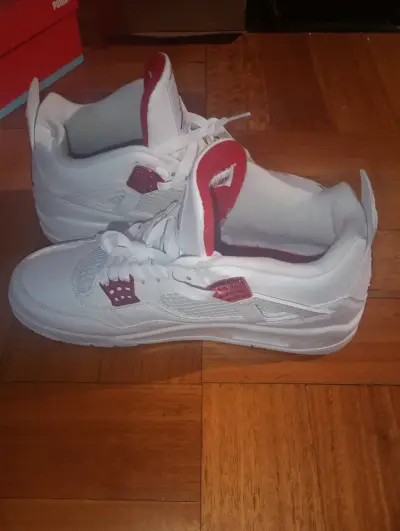 Jordan 4 Red Metalic Talla 43 - miniatura 2