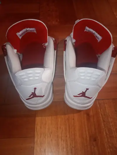 Jordan 4 Red Metalic Talla 43 - miniatura 3