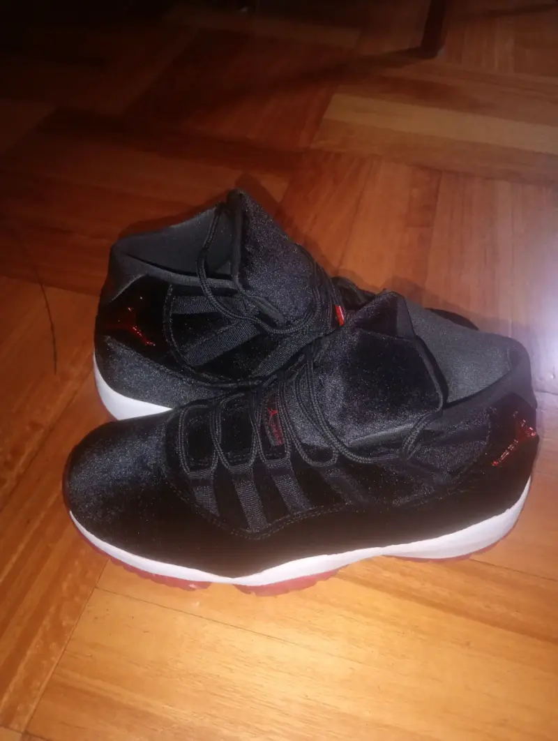 Jordan 11 Bred Velvet Talla 43 - 2