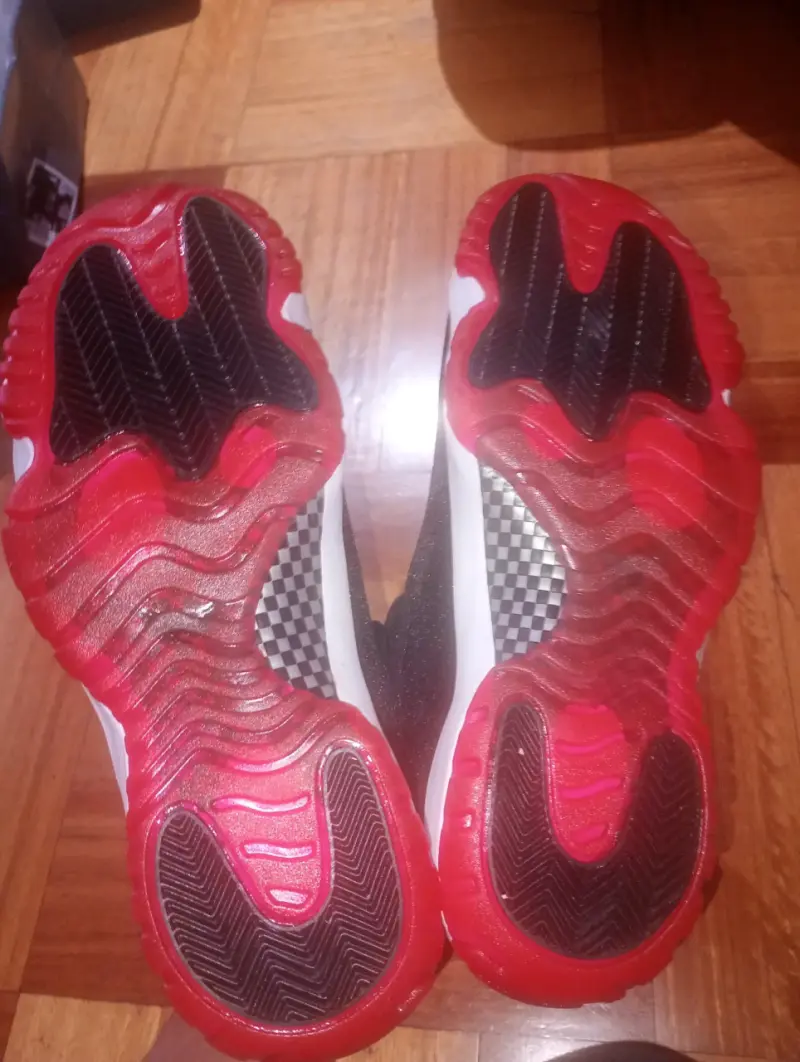Jordan 11 Bred Velvet Talla 43 - 4