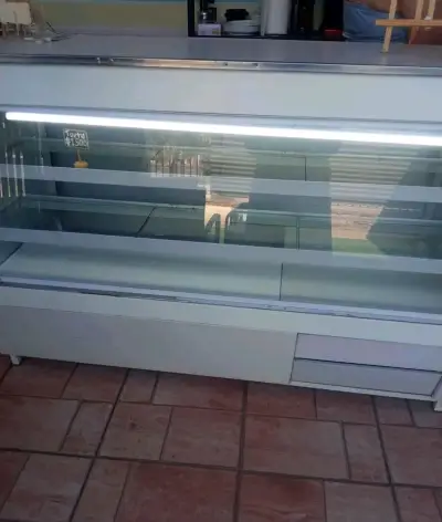Vitrina refrigerada en buen estado - miniatura 2