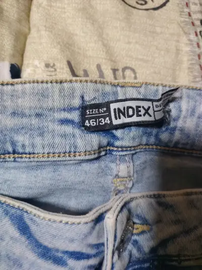 Jeans de mezclilla desgastados para hombre - miniatura 2