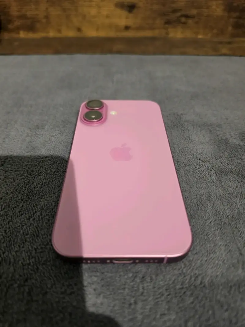 iPhone 16 Rosado - 1