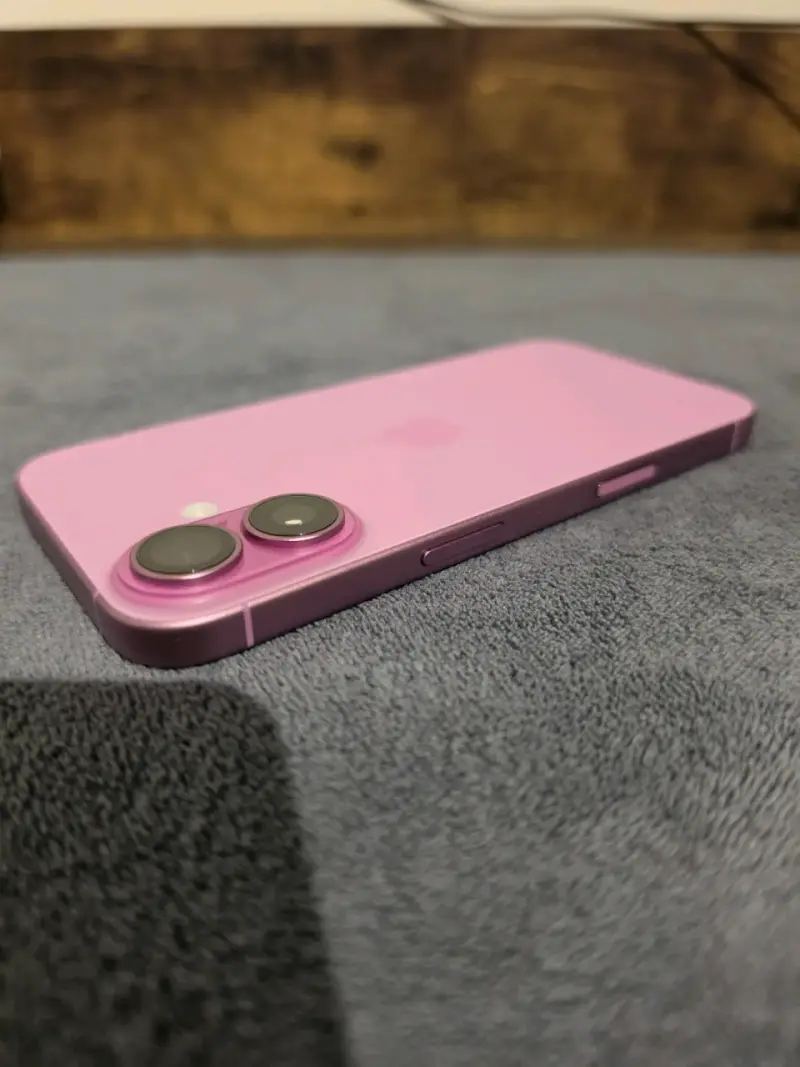 iPhone 16 Rosado - 4