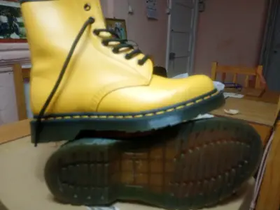 Botas amarillas Dr. Martens 1460 de cuero - miniatura 3