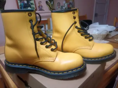 Botas amarillas Dr. Martens 1460 de cuero - miniatura 5