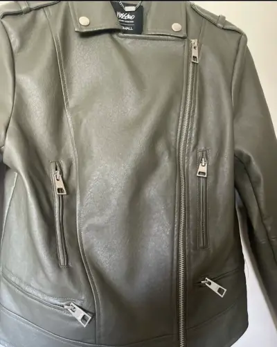 Chaqueta de cuero sintético verde oliva para mujer - miniatura 2