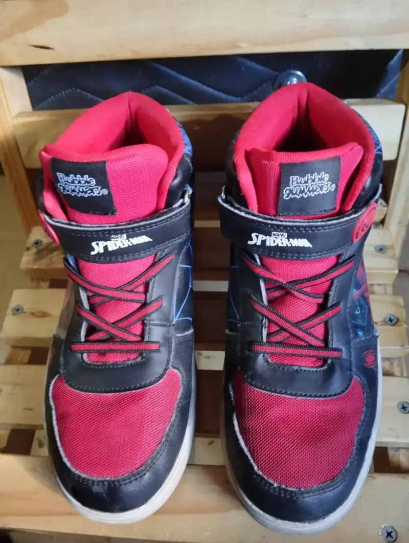 Zapatillas de Niño Spiderman Negras y Rojas - 2