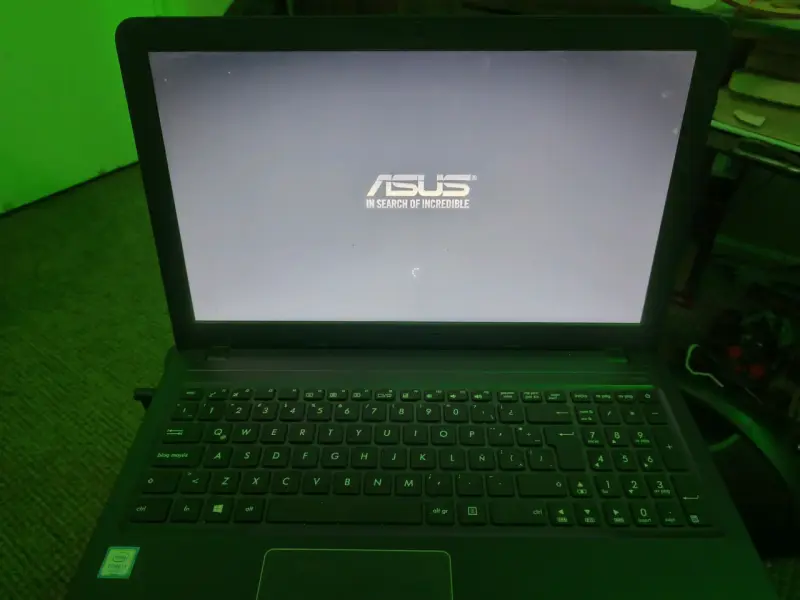 Laptop ASUS X540L en buen estado - 6