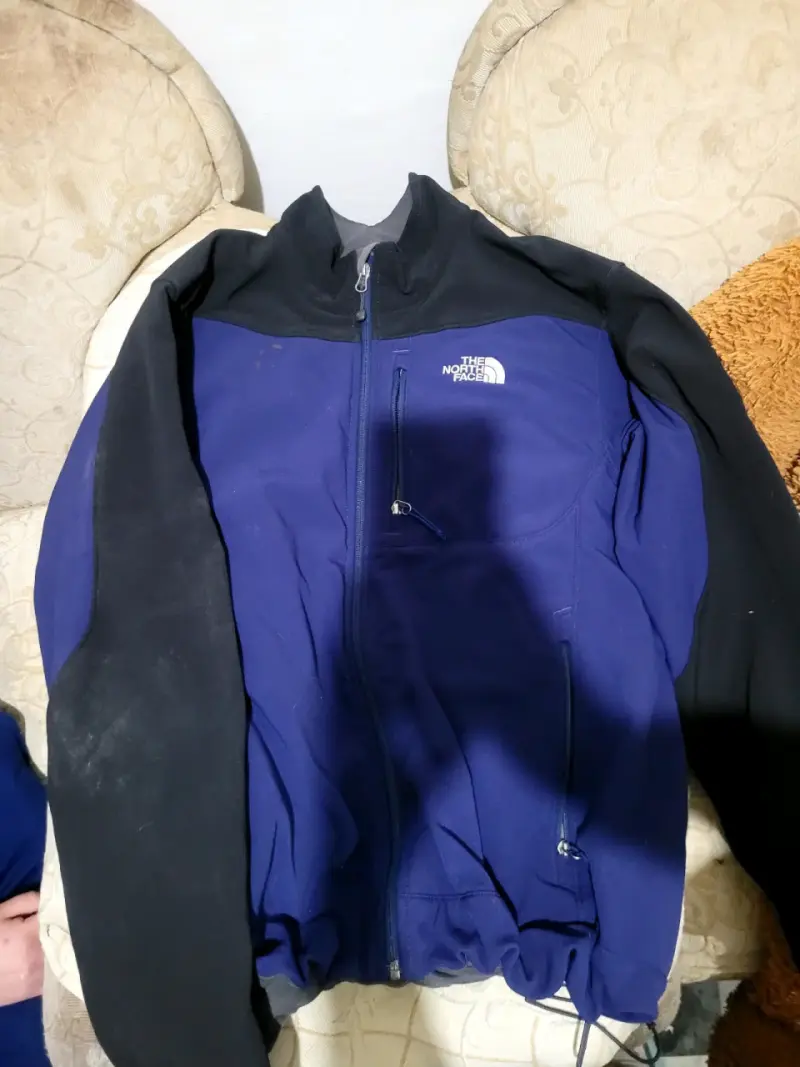 Chaqueta polar The North Face azul y negra - 2
