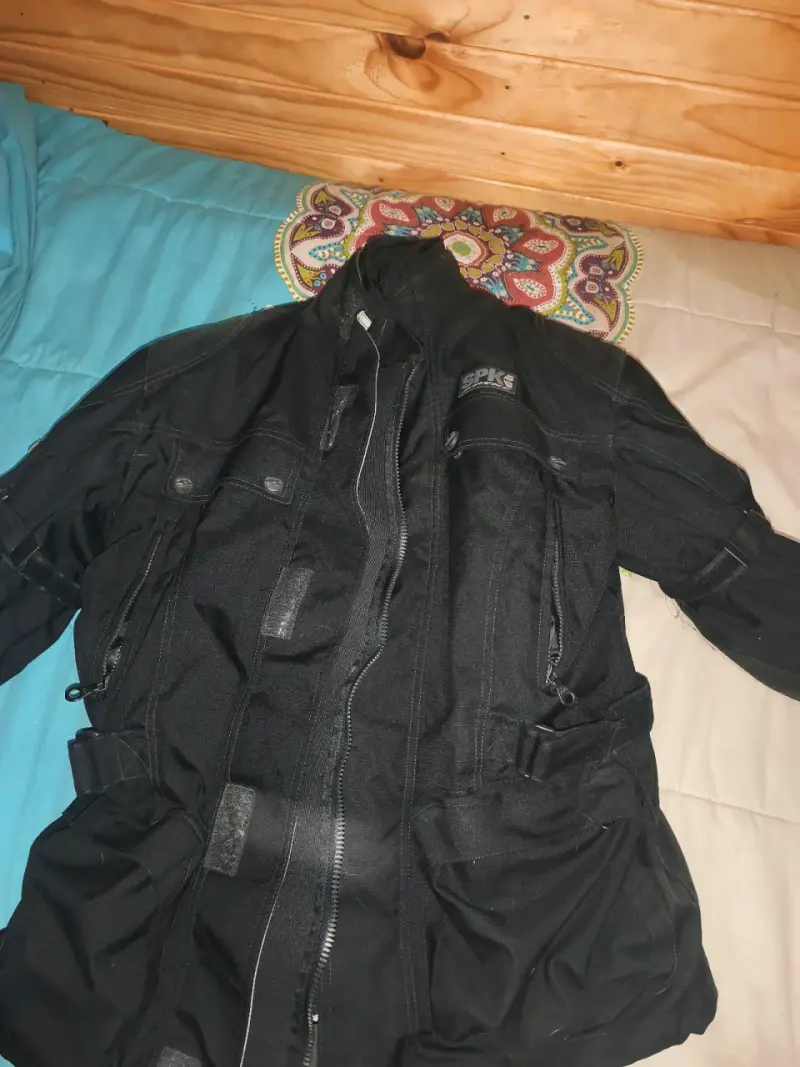 Chaqueta de moto negra con protecciones SPK - 1