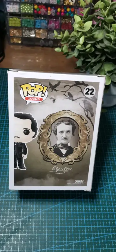 Figura Funko Pop Edgar Allan Poe Edición Limitada - miniatura 2