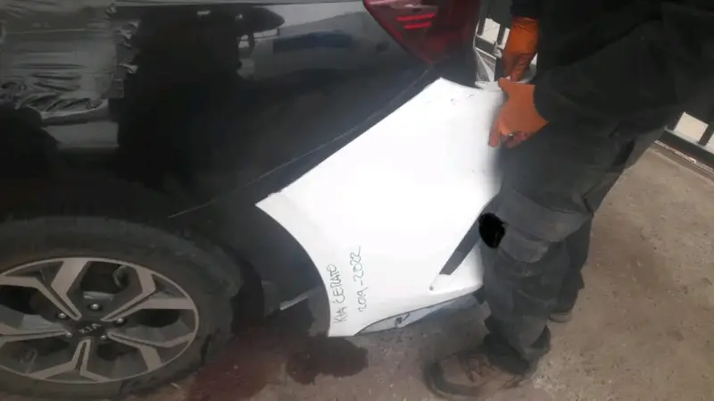 Parachoques trasero Kia cerato 5 2020 - 4