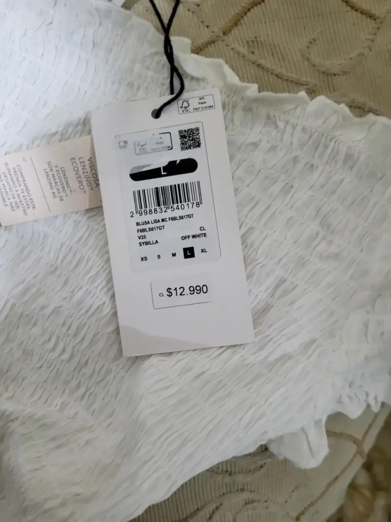 Blusa blanca con volantes para mujer - 2