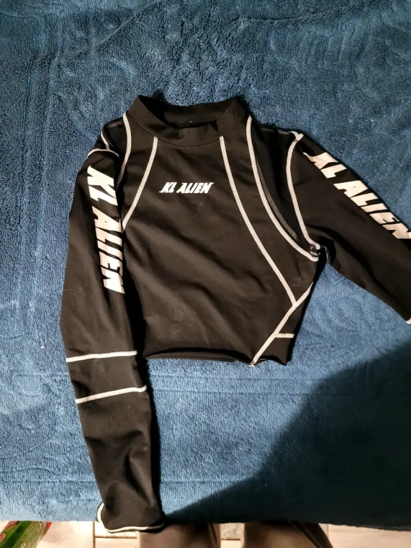 Polera manga larga negra K2 Alien - 2