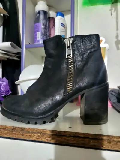 Botines de cuero negro con tacón grueso - miniatura 1