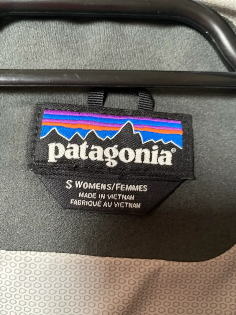 Chaqueta impermeable azul Patagonia con capucha - 5