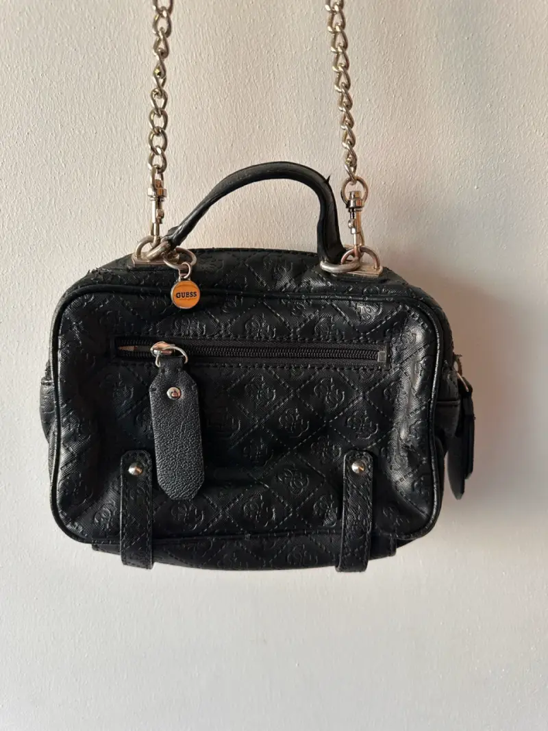 Cartera Guess Original cuero usada - 3