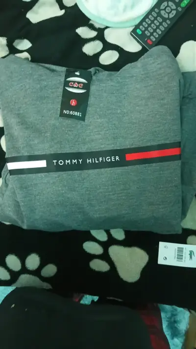 Se vende polera y polerones - miniatura 7