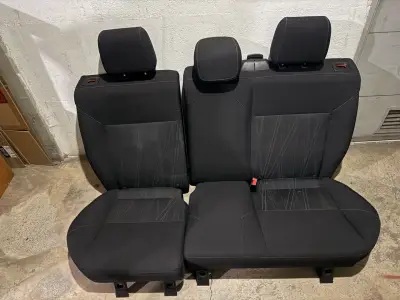 Asientos de auto delanteros y traseros en buen estado - miniatura 2