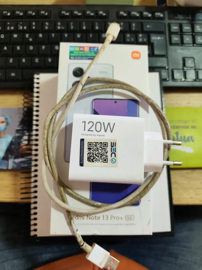 Smartphone Xiaomi Redmi Note 13 Pro+ 5G con cargador - 5