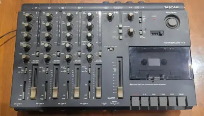 Grabadora multipista Tascam Portastudio 414 - miniatura 1