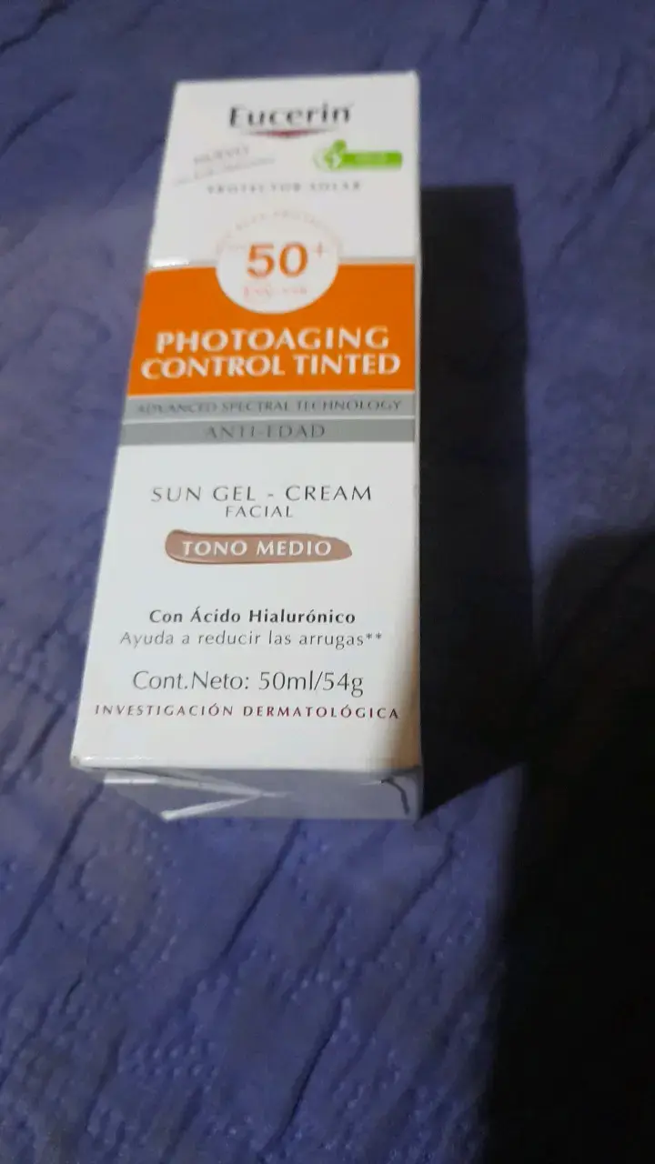 Protector Solar Eucerin Photoaging Control Tinted SPF 50+ - 1
