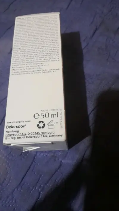 Protector Solar Eucerin Photoaging Control Tinted SPF 50+ - miniatura 3