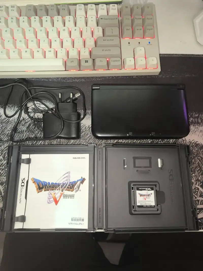 Consola Nintendo 3DS Xl con juego y accesorios - 1