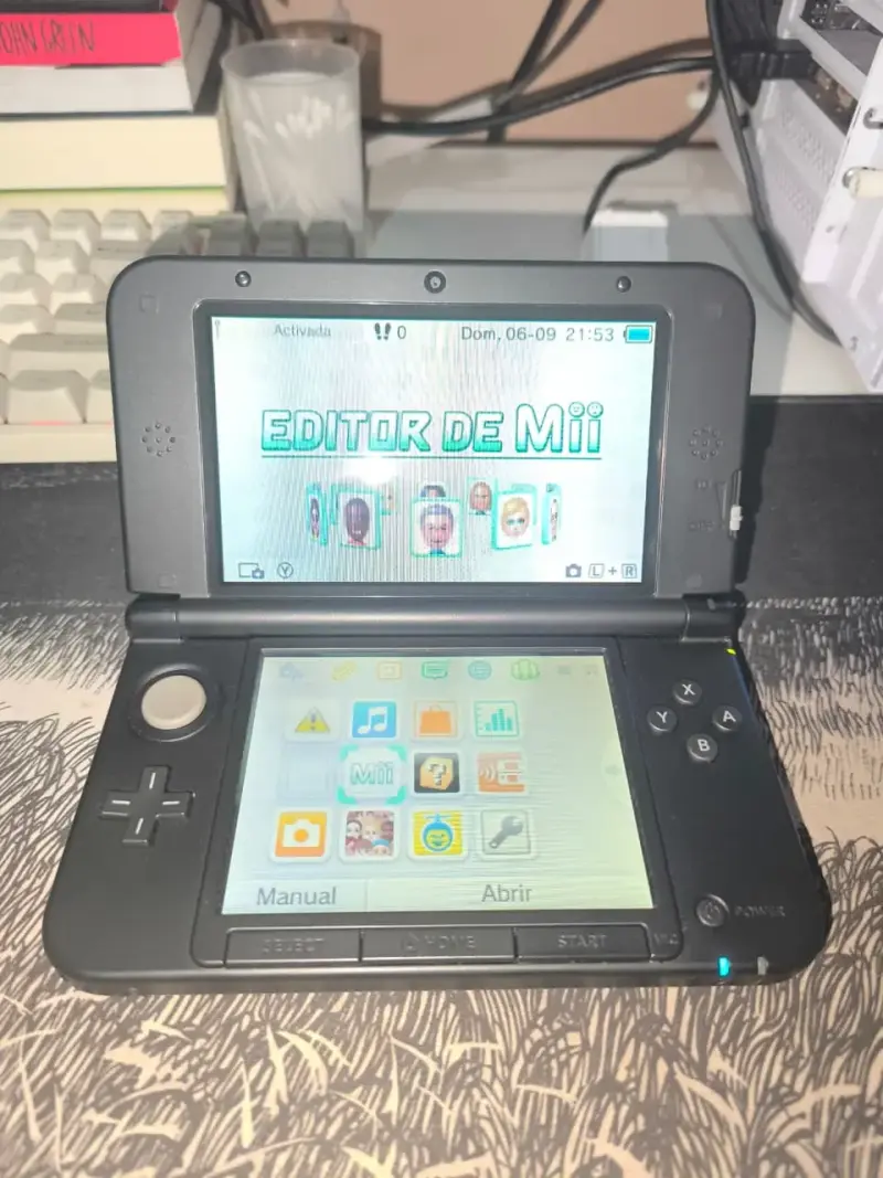 Consola Nintendo 3DS Xl con juego y accesorios - 4