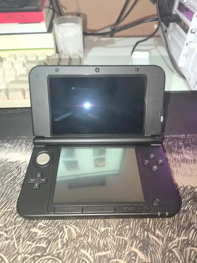 Consola Nintendo 3DS Xl con juego y accesorios - miniatura 5