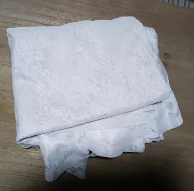Juego de sábanas King y Queen con diseño moderno - miniatura 3