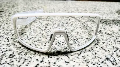 Gafas deportivas blancas SCVCN para deporte - miniatura 2