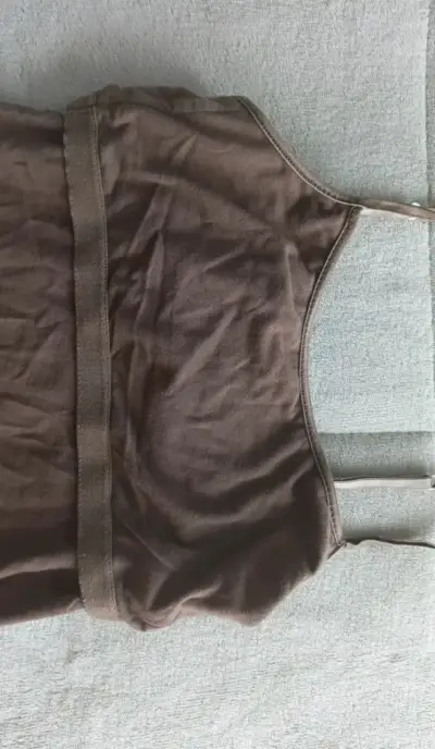 Camiseta sin mangas marrón de algodón - miniatura 2