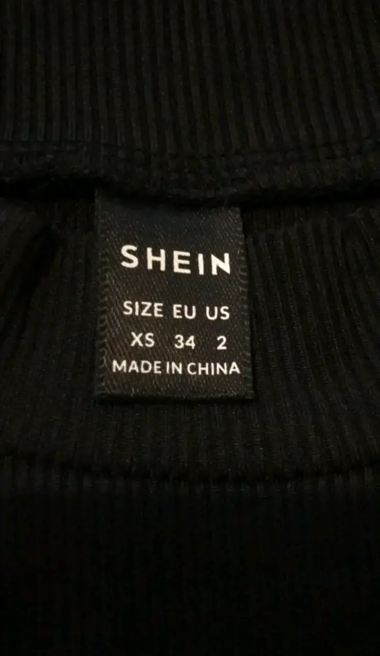 Top sin mangas negro Shein talla XS - 3