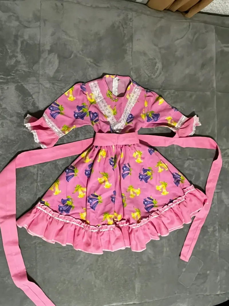 Vestido de baile folclórico rosado
