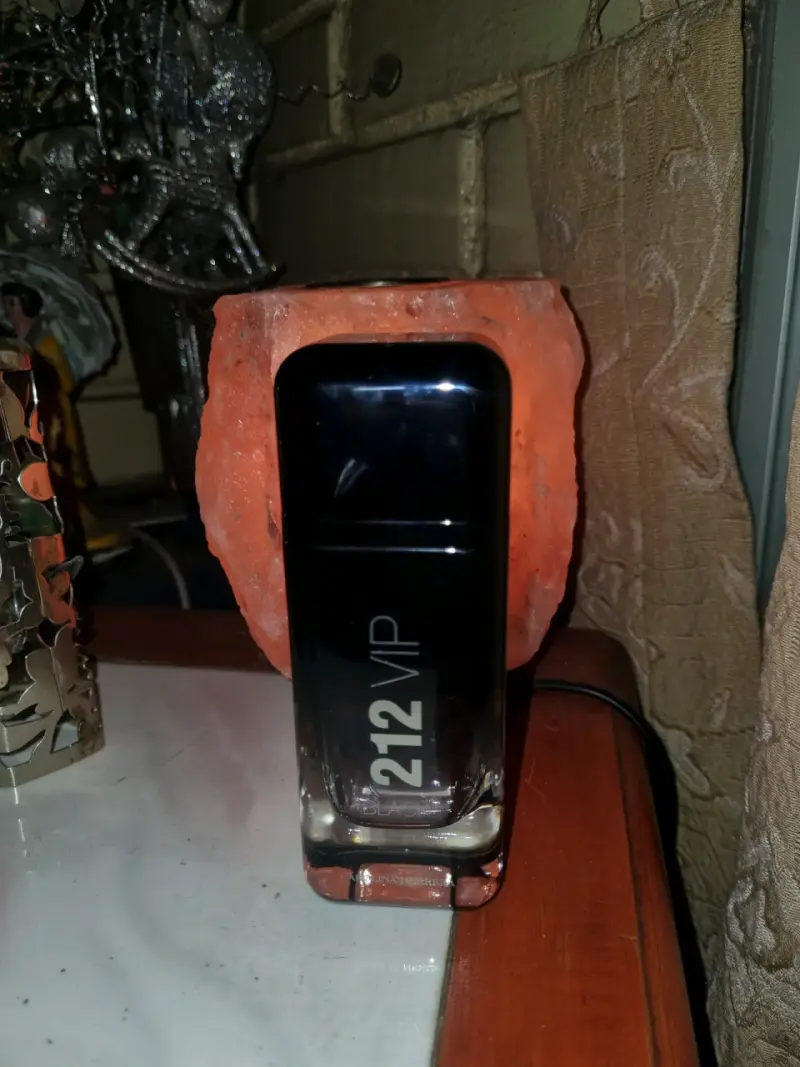 Perfume 212 VIP Black de Carolina Herrera - 2