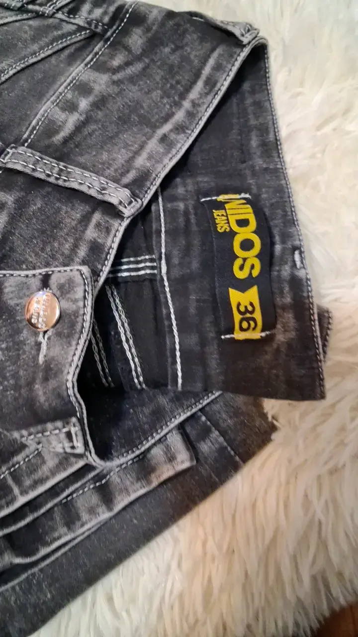 Jeans gris oscuros Nidos talla 36
